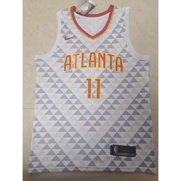 trae young white jersey
